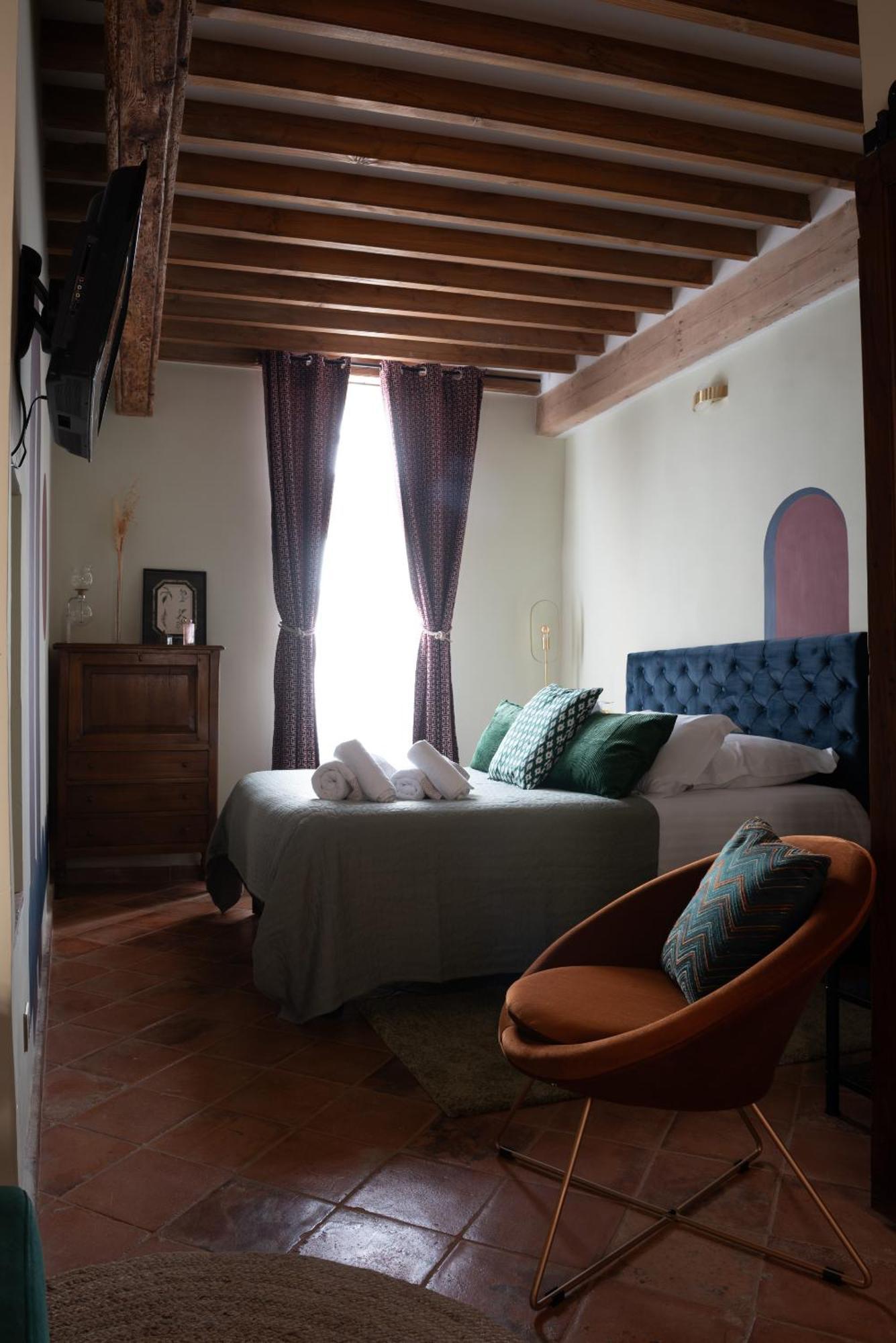 La Maison D'En Bas Des Seigneurs Cucuron Kamer foto