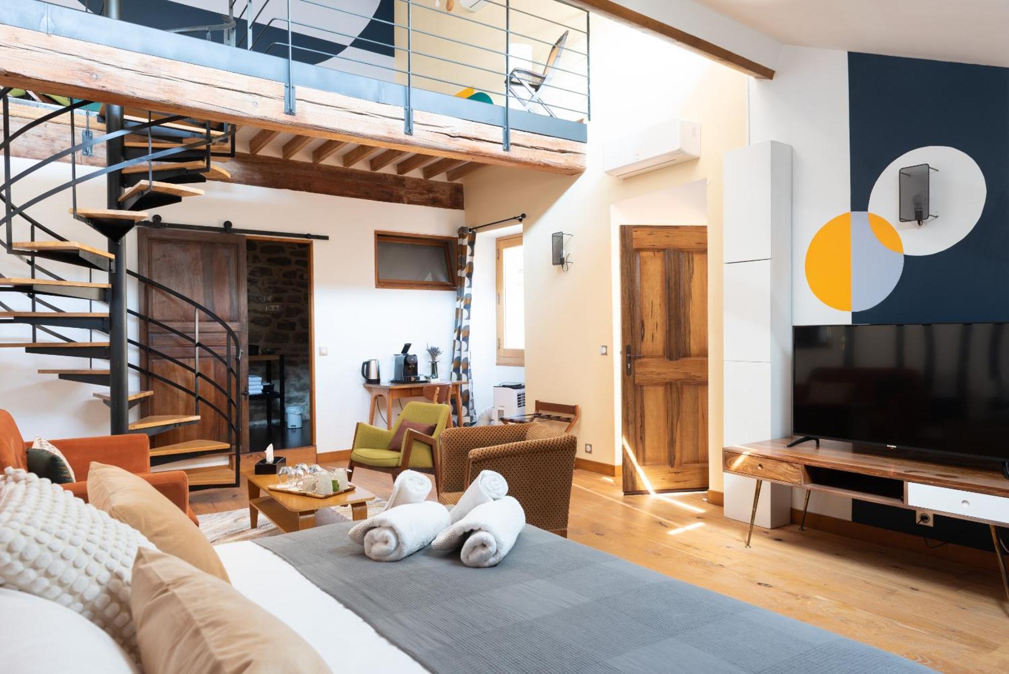 La Maison D'En Bas Des Seigneurs Cucuron Buitenkant foto