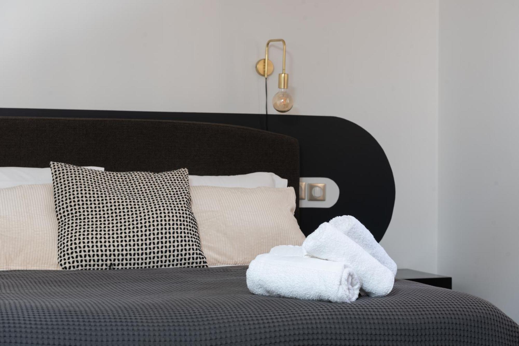La Maison D'En Bas Des Seigneurs Cucuron Kamer foto