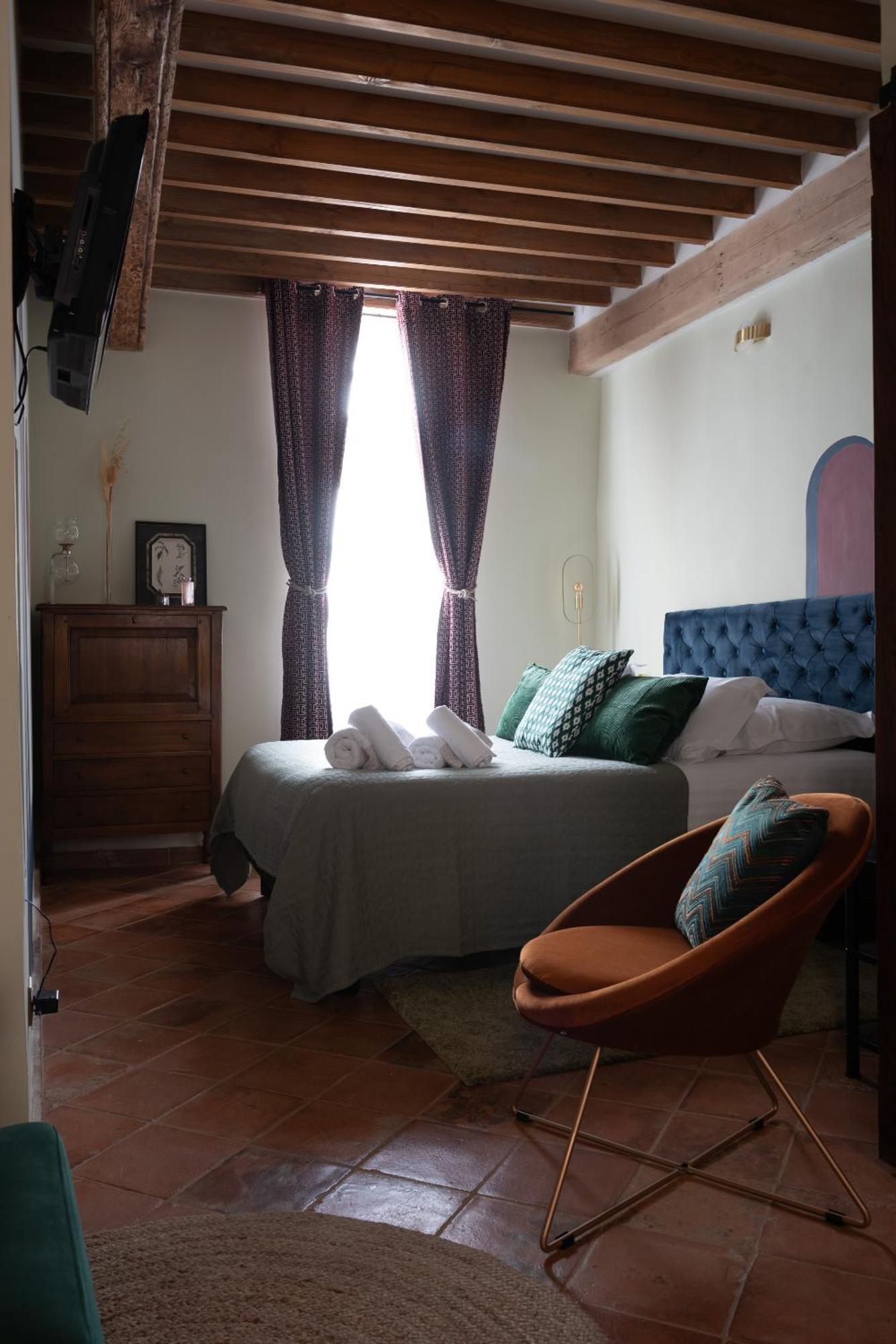 La Maison D'En Bas Des Seigneurs Cucuron Kamer foto